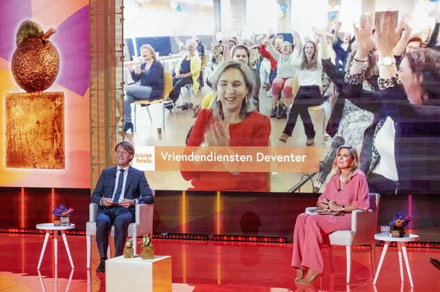 09-07-2020 Hilversum Queen Máxima and Bestuursvoorzitter Oranje Fonds, Kim Putters during the presentation of the online announcement with this year s ceremony is Buddies Are You Together (Maatjes ben je Samen) of the winners of the Apples of Orange of the Orange Fund at Studio 47 in Hilversum. Three congratulatory teams handed out the prizes to the winners on location. Winners were Villa Pinedo from Amsterdam, Bedrijf & Samenleving from Haarlem and SOVEE from Amersfoort Due to the measures concerning the corona virus, the traditional presentation could not take place. The prizes are awarded to three initiatives that link volunteers for a longer period of time to people who can use extra help. The prize consists of a bronze statue and a  Copyright: xx