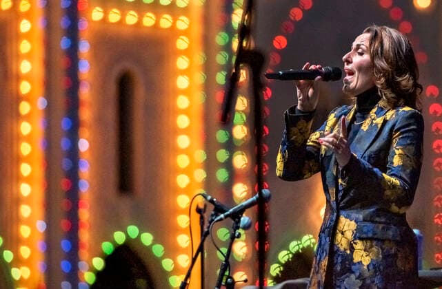 Sommer Jazz 2020 paa Plaenen i Tivoli loerdag den 11. juli 2020 med Kaya Brüel og Michael Caroee og Tivolis Big Band samt gaester Mads Mathias og Miriam Mandipira. Sommer Jazz 2020, afvikles som erstatning for Copenhagen Jazz Festival, der er aflyst paa grund af Coronakrisen Covid-19. , Copenhagen  Copyright: TorbenxChristensen TorbenxChristensenx COP201 spdk20200712-014938-L