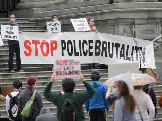 (200711) -- VANCOUVER, July 11, 2020 -- People participate in the anti police brutality rally in Vancouver, British Columbia, Canada, July 11, 2020. Thousands of people in several cities in British Columbia took part in the anti police brutality rally on Saturday. (Photo by Xinhua) CANADA-VANCOUVER-ANTI POLICE BRUTALITY-PROTEST LiangxSen 