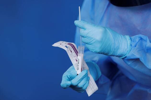 Medical personnel perform tests to detect COVID-19 in patients attending the Ministry of Health s Auto-fast Station , in Panama City, Panama, 14 July 2020. The Central American country has registered in recent days record numbers of COVID-19 infections with more than 1,500 reported on Monday, and a total of cases that already exceed 47,000. COVID-19 pandemic in Panama City !ACHTUNG: NUR REDAKTIONELLE NUTZUNG!  Copyright: xBienvenidoxVelascox AME2568 20200715-637303818642329017