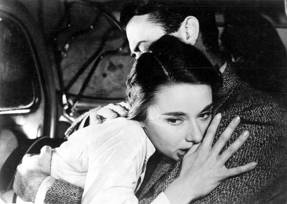 OSCARS. Beste Hauptdarstellerin. Preisträgerinnen 1951-1960 ROMAN HOLIDAY PARAMOUNT PICTURES AUDREY HEPBURN, GREGORY PECK Date: 1953. Strictly editorial use only in conjunction with the promotion of the film. Credit line mandatory. This image is copyright of the film company and is supplied under the terms of issue as film still. No commercial or book cover use permitted without prior consent from the film company.  Mandatory credit line: Image courtesy Ronald Grant Archive Mary Evans