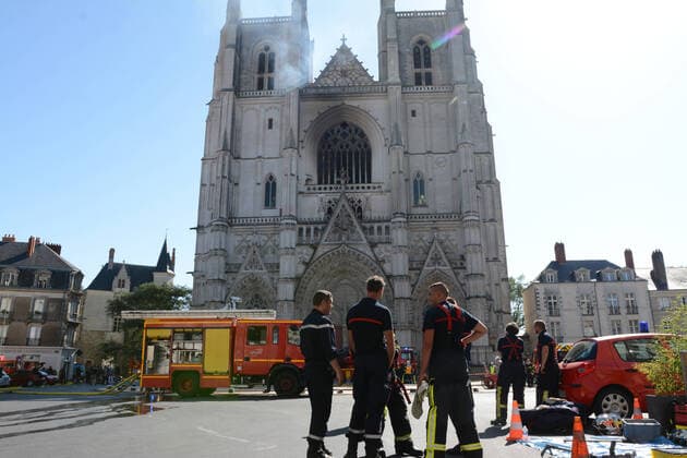 Bilder des Jahres 2020, News 07 Juli News Themen der Woche KW29 News Bilder des Tages Un feu s est declare a la cathedrale de Nantes (Loire-Atlantique) NEWS: Feu a la cathedrale - Nantes - 19 07 2020 RonanHoussin Panoramic 