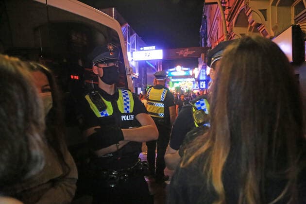 Hamburg, the 19 07 2020 The Hamburg police blocked the famous party mile Große Freiheit on St Pauli twice during the night from Saturday to Sunday In the process, office