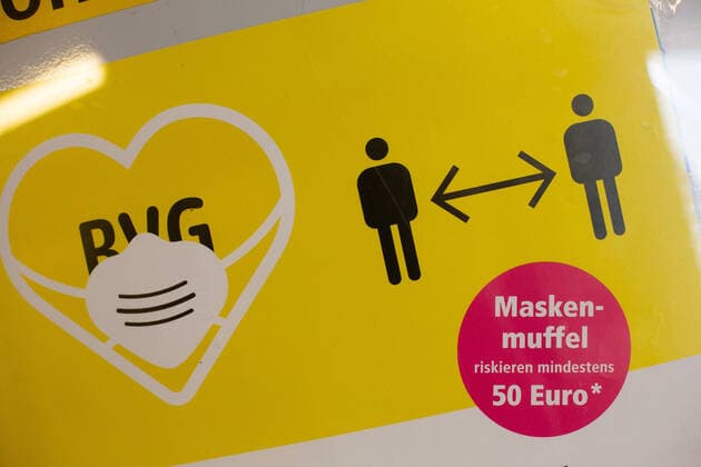 BVG introduces its own mask control, masks are still mandatory in public transport in Berlin Anyone who does not wear a mask and refuses to put on a mask, mouth and nose protection, even after being asked to do so, is liable to an immediate fine of 50 euros BVG is implementing this with its own inspectors through Berlin Berlin Deutschland