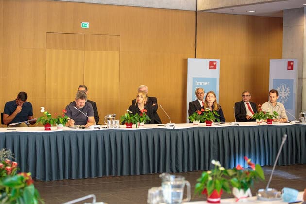 20200720 Re-allocation of the public ambulance service in Tyrol INNSBRUCK, AUSTRIA JULY 20 Lively interest of media representatives in the re-allocation of the public ambulance service in Tyrol at the Landhaus Innsbruck on July 20, 2020 in Innsbruck, Austria Innsbruck Landhaus Innsbruck Tyrol Austria