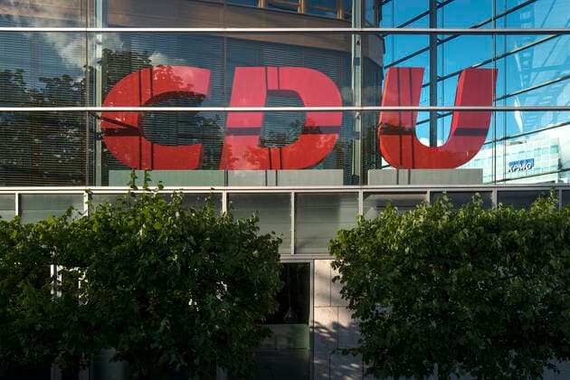Konrad Adenauer Haus, facade with the logo of the CDU 20 07 2020, Berlin, GER Konrad Adenauer Haus, facade with the logo of the CDU, Berlin Berlin Germany, DEU Konrad Adenauer Haus, CDU