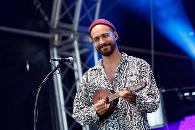 Daniel Avi Schneider from the band Bukahara live in the Kulturgarten in the Rheinaue in Bonn The Bonn Live Kulturgarten Open Air Festival 2020 is Europes first open air music festival under Corona conditions due to the Covid 19 pandemic Bonn, 21 07 2020 Foto:xC.xHardtx xFuturexImage