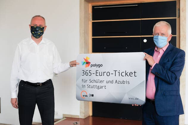 Bilder des Jahres 2020, News 07 Juli News Themen der Woche KW30 News Bilder des Tages 365-Euro-Ticket Öffentlicher Nahverkehr: Stadt und VVS führen 365-Euro-Ticket für Schüler und Azubis ein. Vorstellung mit OB Kuhn und VVS-Geschäftsführer Horst Stammler Stuttgart Baden Wuerttemberg Deutschland *** 365 Euro Ticket Public Transport City and VVS offer 365 Euro Ticket for pupils and trainees a performance with Mayor Kuhn and VVS Managing Director Horst Stammler Stuttgart Baden Wuerttemberg Germany Copyright: xMaxxKovalenkox