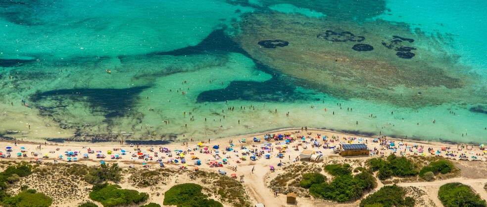 Aerial view, beach life at Platja Des Trenc, sandy beach, Europe, Baleares, Spain ATTENTIONxMINDESTHONORARX60xEURO