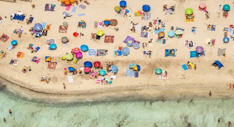 Aerial view, beach life at Platja Des Trenc, sandy beach, Europe, Baleares, Spain ATTENTIONxMINDESTHONORARX60xEURO