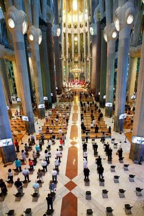 View of the funeral for the victims of the COVID-19 pandemic chaired by Cardinal Juan Jose Omella (C) at Sagrada Familia, in Barcelona, Spain, 26 July 2020. Relatives of victims of COVID attend the funeral in the Sagrada Familia Cathedral !ACHTUNG: NUR REDAKTIONELLE NUTZUNG!  Copyright: xQuiquexGarciax GRAF5157 20200726-637313949965249997