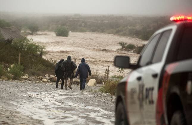 View of the place where a van in which at least 10 people were traveling was dragged by the water, in the city of Saltillo, in the northern state of Coahuila, Mexico, 26 July 2020. At least four people disappeared, about twenty in shelters, infrastructure damage and floods left Cyclone Hanna as it passed through northeast Mexico, the National Civil Protection Coordination reported on Sunday. At least four disappeared and damage to infrastructure in Mexico by cyclone Hanna !ACHTUNG: NUR REDAKTIONELLE NUTZUNG!  Copyright: xMiguelxSierrax MEX4772 20200727-637314268026971303