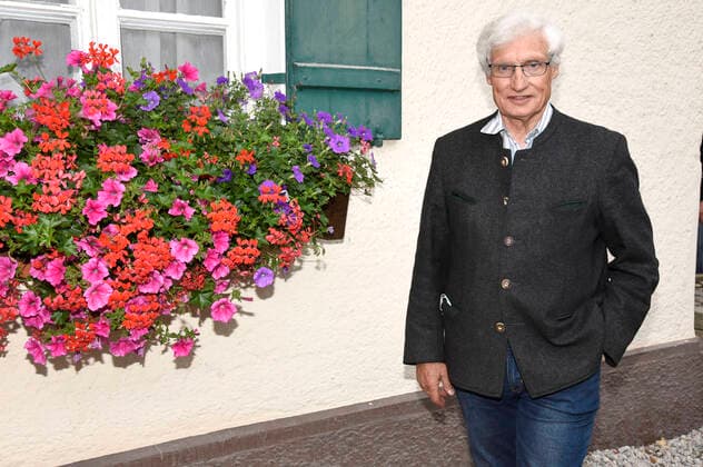Bilder des Jahres 2020, Entertainment 07 Juli Entertainment Themen der Woche KW30 Luitpold Prinz von Bayern beim LaBrassBanda Konzert im Rahmen der Biergarten-Tour unter dem Motto Rettet die Wirte & die Kultur in der Ritterschwemme auf Schloss Kaltenberg. Geltendorf, 26.07.2020 *** Luitpold Prince of Bavaria at the LaBrassBanda concert as part of the Beer Garden Tour under the motto Save the Innkeepers the culture in the Knights Dish at Kaltenberg Castle Geltendorf, 26 07 2020 Foto:xS.xAdamx xFuturexImage