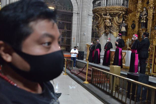 Following an easing of restrictions related to COVID-19, the Catholic church celebrated its first Mass on July 26th, 2020 at the Metropolitan Cathedral in Mexico City downtown. Where: Mexico City, Mexico When: 26 Jul 2020 Credit: Eyepix Cover Images **EDITORIAL USE ONLY** Copyright: xCarlosxTischlerx 40739839 EDITORIAL USE ONLY. NOT FOR USE BY NEWSPAPERS BASED IN THE UK.