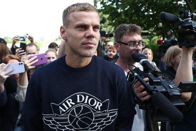 MOSCOW, RUSSIA - JULY 31, 2020: Russian football player Alexander Kokorin heads for the Moscow City Court. The court is to hold a resentencing hearing in the hooliganism case against Russian football players Pavel Mamaev, Alexander Kokorin, Kokorin s brother Kirill and their friend Alexander Protasovitsky. Anton Novoderezhkin TASS  TS0E1C2E