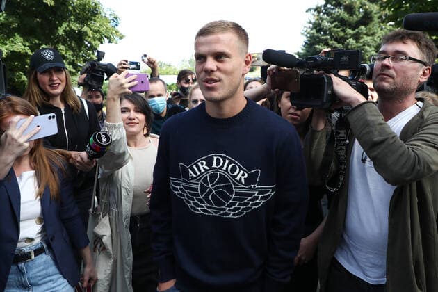 MOSCOW, RUSSIA - JULY 31, 2020: Russian football player Alexander Kokorin heads for the Moscow City Court. The court is to hold a resentencing hearing in the hooliganism case against Russian football players Pavel Mamaev, Alexander Kokorin, Kokorin s brother Kirill and their friend Alexander Protasovitsky. Anton Novoderezhkin TASS  TS0E1C2F