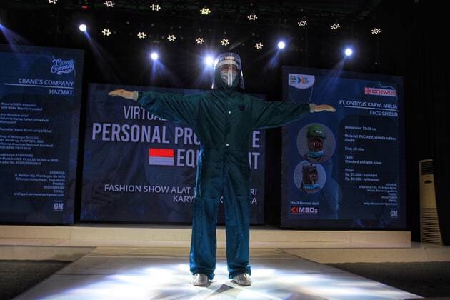Personal Protective Equipment (PPE) Fashion Show in Yogyakarta Indonesia. A model walks the runway while wearing protective suit (PPE) during the virtual Personal Protective Equipment fashion show, on August 01, 2020 in Yogyakarta, Indonesia. (Photo by Devi Rahman INA Photo Agency imago images) 