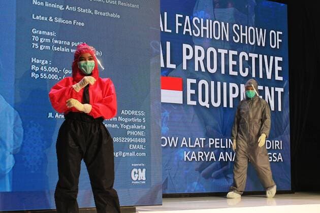 Personal Protective Equipment (PPE) Fashion Show in Yogyakarta Indonesia. A model walks the runway while wearing protective suit (PPE) during the virtual Personal Protective Equipment fashion show, on August 01, 2020 in Yogyakarta, Indonesia. (Photo by Devi Rahman INA Photo Agency imago images) 