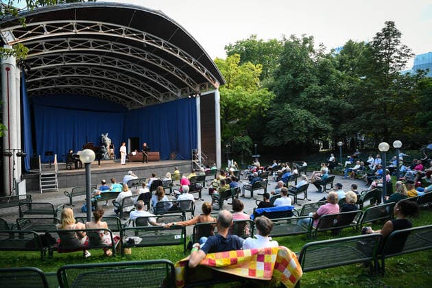 (200801) -- FRANKFURT, Aug. 1, 2020 -- People enjoy an outdoor concert at Palm Garden in Frankfurt, Germany, August 1, 2020. A series of concerts are held here from August 1 to 30 with strict COVID-19 control and prevention measures. ) GERMANY-FRANKFURT-PALM GARDEN-OUTDOOR CONCERT LuxYang 