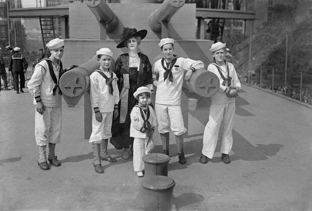 May 28, 2020, New York City, New York, USA: Grace Carley Harriman (1873-1950) with Junior Naval and Marine Scouts on the U.S.S. Recruit, a Fake Battleship built by the Navy to recruit Seamen and sell Liberty Bonds during World War I, Union Square, New York City, New York, USA, Bain News Service, 1917 New York City USA - ZUMAg145 20200528_zza_g145_018 Copyright: xJTxVintagex