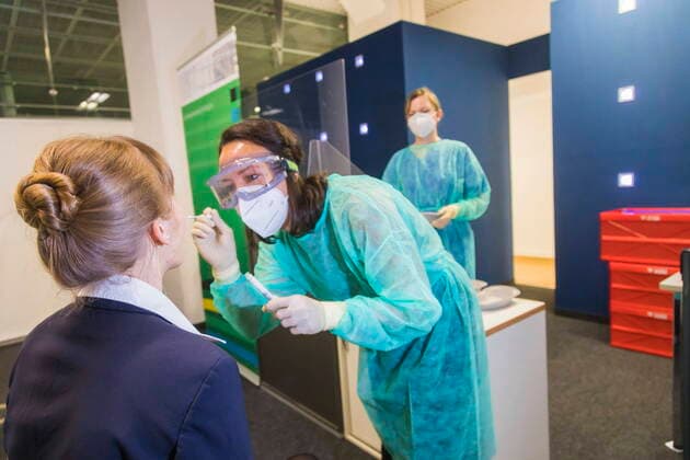 Corona test centre The Saxon corona test centres for air travellers will officially go into operation at Dresden and Leipzig Halle Airports on Monday, 3 August KV Sachsen staff will carry out the tests before Yasmine Coressel takes the samples, from Nastasja Döring Dresden Sachsen GERMANY