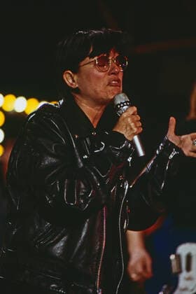 Die Spielbude Die Spielbude, Unterhaltungsshow, Deutschland 1982 - 1989, Gaststar: französische Sängerin Guesch Patti singt ihren Hit Etienne ., Hamburg Hamburg Deutschland *** Die Spielbude Die Spielbude, entertainment show, Germany 1982 1989, guest star French singer Guesch Patti sings her hit Etienne, Hamburg Hamburg Germany Copyright: FrankxHempel UnitedArchives19507016_09 EDITORIAL USE ONLY