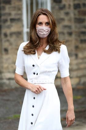 . 04 08 2020. Sheffield, United Kingdom. Kate Middleton, the Duchess of Cambridge, wearing a face mask during a visit to a baby bank in Sheffield, United Kingdom, where she helped unload a pallet of deliveries and sort donations before speaking with families about their experience of baby banks.  xPoolx xi-Imagesx IIM-21509-0039