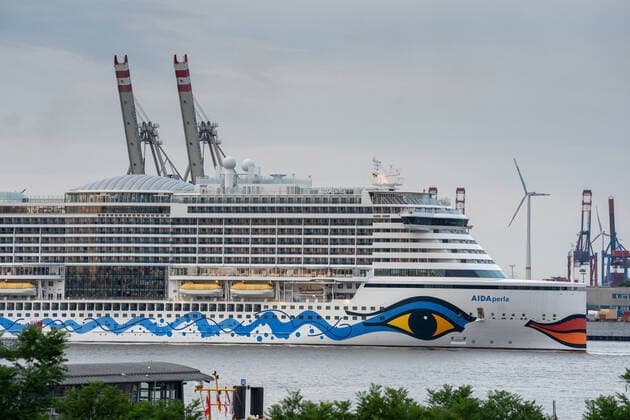 AIDA Cruises cruise ship AIDAperla entering the port of Hamburg AIDA Cruises cruise ship AIDAperla entering the port of Hamburg, Hamburg Hamburg Deutschland Club Uwe