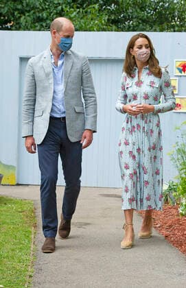 . 05 08 2020. Cardiff, Wales, United Kingdom. Prince William and Kate Middleton, the Duke and Duchess of Cambridge wear face masks during a visit to the Shire Hall Care Home in Cardiff, Wales, United Kingdom. During the visit they spoke to some of the homeÕs staff, residents and their family members in the homeÕs garden.  xPoolx xi-Imagesx IIM-21511-0052