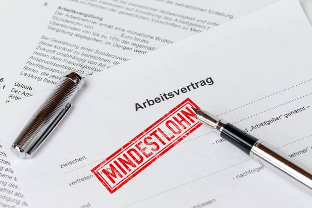 30.07.2020, gesetzlicher Mindestlohn von 9,35 Euro 30.07.2020, Mindestlohn 30.07.2020, Mindestlohn *** 30 07 2020, statutory minimum wage of 9.35 euros 30 07 2020, minimum wage 30 07 2020, minimum wage