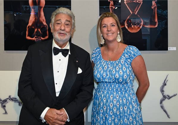 Austrian Music Theatre Award 2020 Austrian Music Theatre Award , at Terminal II of Salzburg Airport The picture shows the Spanish opera singer Placido Domingo with the artist Daisy Seilern 2020 Austrian Music Theatre Award 2020 Austrian Music Theatre Award , at Terminal II of Salzburg Airport