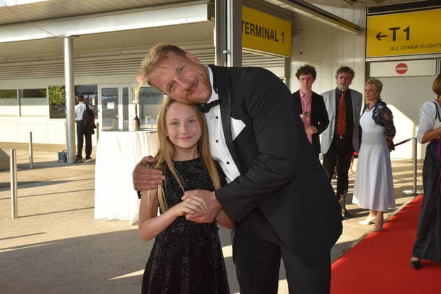 Günther Groissböck, with daughter, Austrian Music Theatre Prize, Gala, Terminal 2, Salzburg 2020,