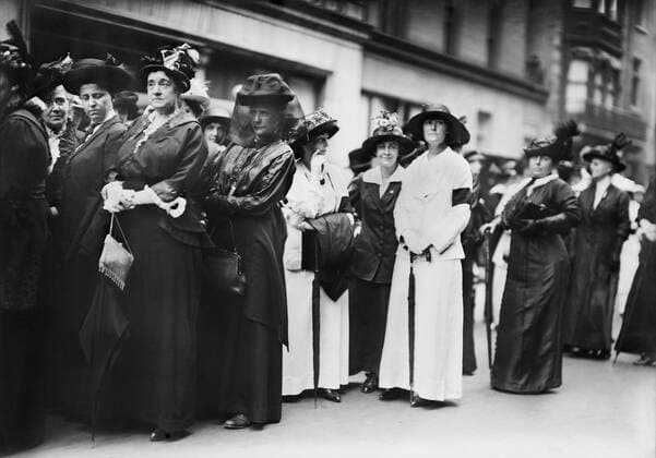 Participants in Women s Peace Parade shortly after start of World War I, Fifth Avenue, New York City, New York, USA, Bain News Service, August 29, 1914  Copyright: xCircaxImagesx ghi-circa08518