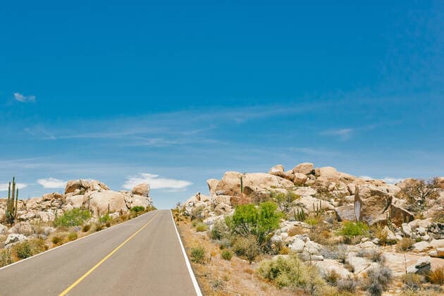 Isolated highway during the summer in the desert of Baja, Mexico. Baja California, Chis., Mexico CR_JUSLKY200806-466799-01