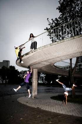 Germany, Cologne, Young people having fun together model released Symbolfoto SK00047