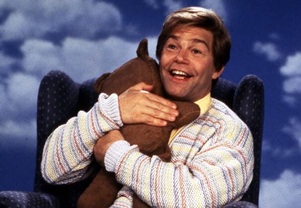 STUART SAVES HIS FAMILY AL FRANKEN Date: 1995. Strictly editorial use only in conjunction with the promotion of the film. Credit line mandatory. This image is copyright of the film company and is supplied under the terms of issue as film still. No commercial or book cover use permitted without prior consent from the film company.  Mandatory credit line: Image courtesy Ronald Grant Archive Mary Evans