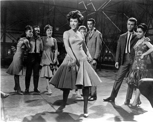 OSCARS: Beste Nebendarstellerin, Preisträgerinnen 1961-1970 WEST SIDE STORY RITA MORENO Date: 1961. Strictly editorial use only in conjunction with the promotion of the film. Credit line mandatory. This image is copyright of the film company and is supplied under the terms of issue as film still. No commercial or book cover use permitted without prior consent from the film company.  Mandatory credit line: Image courtesy Ronald Grant Archive Mary Evans