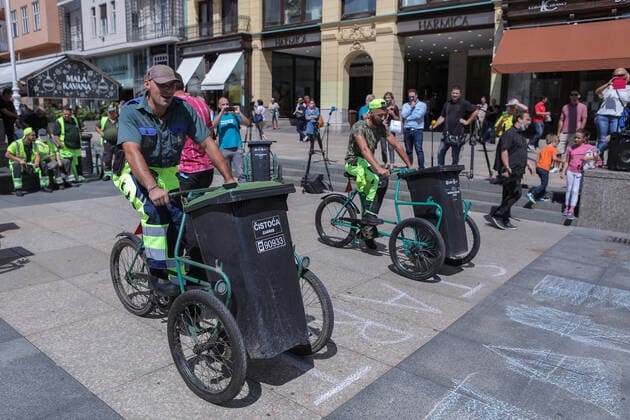 PXL_Garbage man bike race on the streets of Zagreb Traditional garbage-men on bicycles race on the streets of Croatia s capital Zagreb on August 19, 2020 during the 24th Cest is d Best street festival. The winner of this year s race was Gaspar Karamatic, who managed to remove Vanja Lojna from the throne of the champion after ten years. TomislavxMiletic PIXSELL