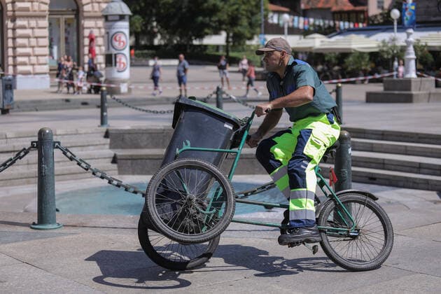 PXL_Garbage man bike race on the streets of Zagreb Traditional garbage-men on bicycles race on the streets of Croatia s capital Zagreb on August 19, 2020 during the 24th Cest is d Best street festival. The winner of this year s race was Gaspar Karamatic, who managed to remove Vanja Lojna from the throne of the champion after ten years. TomislavxMiletic PIXSELL