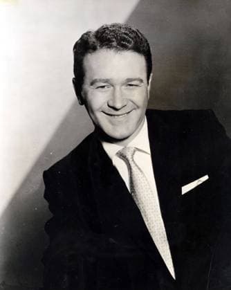 OSCARS. Bester Nebendarsteller. Preisträger 1951-1960 SAYONARA RED BUTTONS SAYONARA Date: 1957. Strictly editorial use only in conjunction with the promotion of the film. Credit line mandatory. This image is copyright of the film company and is supplied under the terms of issue as film still. No commercial or book cover use permitted without prior consent from the film company.  Mandatory credit line: Image courtesy PENNEBAKER PRODUCTIONS Ronald Grant Archive Mary Evans