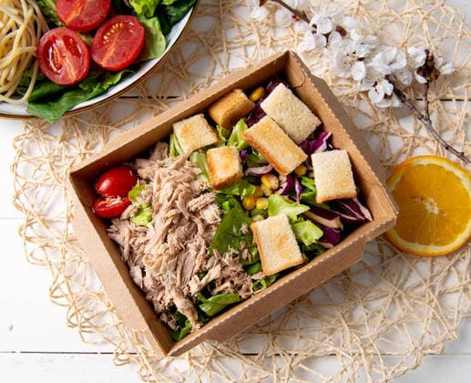 Tuna salad light.  622774260892041385