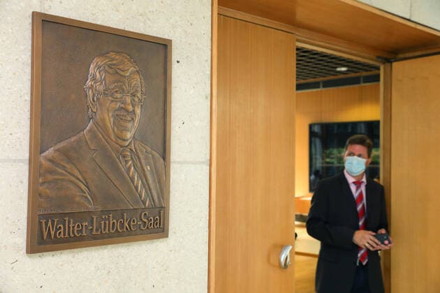 To commemorate the president of the government of Kassel, Walter Luebcke Lübcke, who was presumably murdered by a right-wing extremist on June 2, 2019, a bronze plaque with the portrait of the deceased was unveiled in front of the large conference room on Friday 21 08 20 Copyright: epd-bild AndreasxFischer EDITORIAL USE ONLY