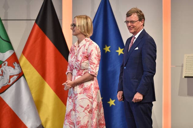 Award of the Order of Merit of the State of North Rhine-Westphalia on 23 08 2020 in the Flora Köln in Cologne Maria Prinzessin zur Lippe, left Stephan Prinz zur Lippe, right xHDx