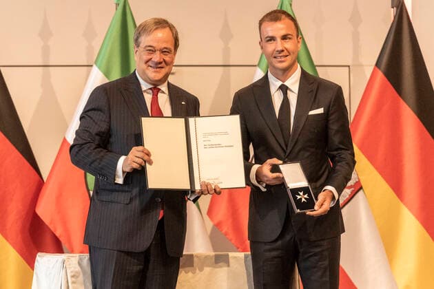 Award of the Order of Merit of the State of North Rhine-Westphalia on 23 August 2020 in the Flora Cologne Order bear