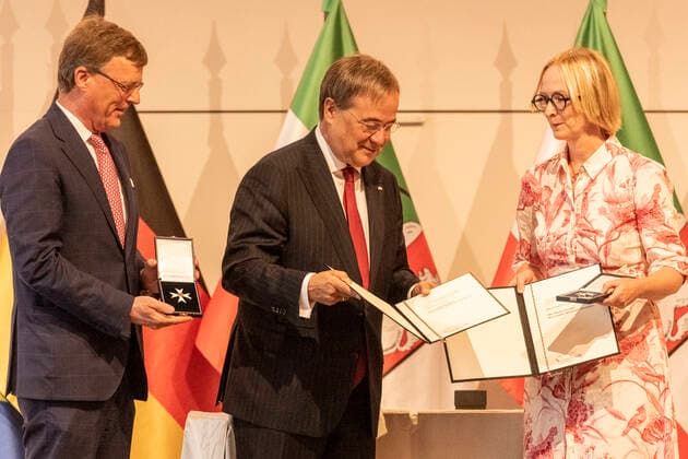 Award of the Order of Merit of the State of North Rhine-Westphalia on 23 August 2020 in the Flora Cologne Maria Prinzessin zur Lippe and Stephan Prinz zur Lippe receive the order