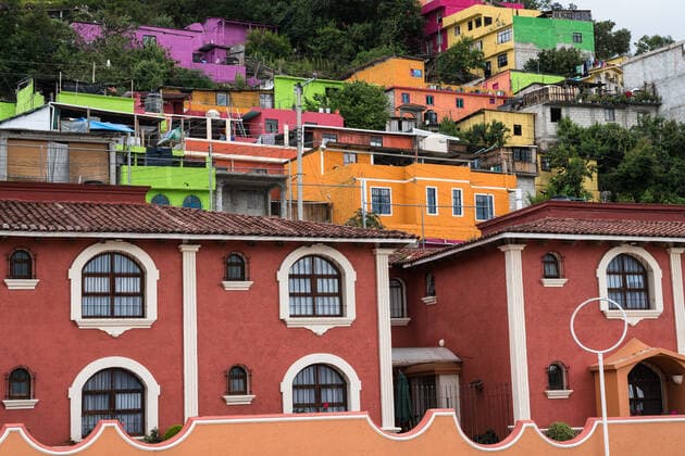 Colorully painted houses on the hills in San Cristobal de las Casas, Mexico. San Cristobal de las Casas Chiapas Mexico Copyright: xJonxG.xFullerx JGF_culture_San Cristobal_MX-9436