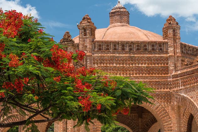 The La Pila fountain on the plaza of Chiapa de Corzo was built of bricks in 1562 in a Moorish style. It is fifty two meters in circumference and twelve meters high. Chiapa de Corzo Chiapas Mexico Copyright: xJonxG.xFullerx JGF_culture_Chiapa de Corzo_MX-0615