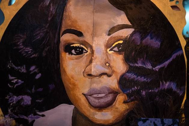 August 23, 2020, Louisville, KY, United States: LOUISVILLE, KY- AUGUST 23: A portrait of Breonna Taylor sits in Jefferson Square Park as a memorial on August 23, 2020 in Louisville, Kentucky Louisville United States - ZUMAs181 20200823_zea_s181_030 Copyright: xImagespacex