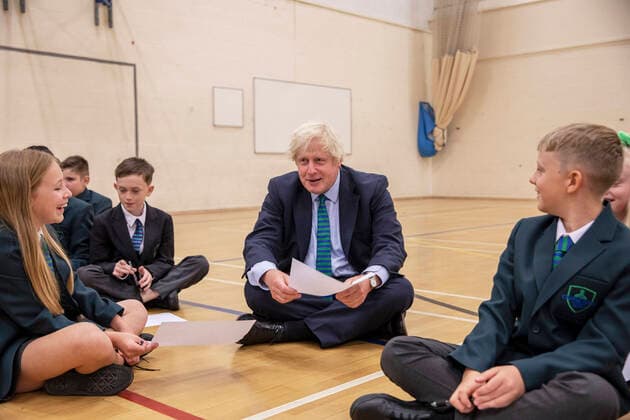 . 26 08 2020. Coalville, United Kingdom. UK Prime Minister Boris Johnson during a visit to Castle Rock School in Coalville, East Midlands, United Kingdom, on the pupils first day back at school.  xPoolx xi-Imagesx IIM-21543-0008