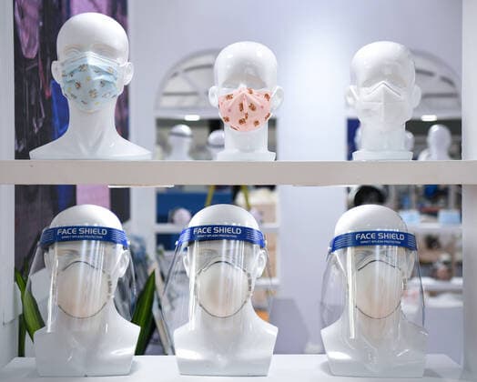 (200828) -- GUANGZHOU, Aug. 28, 2020 -- Face masks and shields are displayed during the 28th Guangzhou Fair in Guangzhou, south China s Guangdong Province, Aug. 28, 2020. The four-day Guangzhou Fair kicked off here on Friday. ) CHINA-GUANGDONG-GUANGZHOU FAIR (CN) DengxHua 